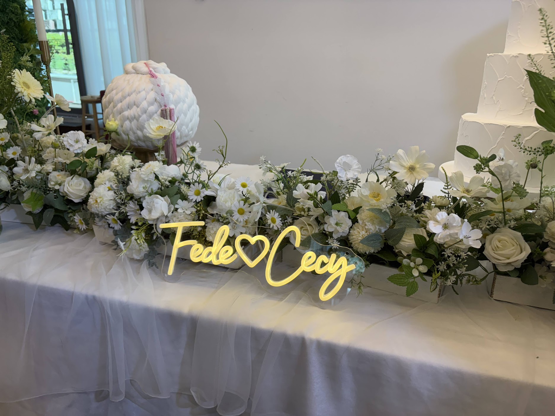Fede and Cecy Sign